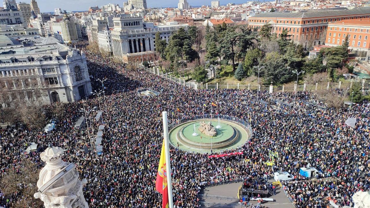 Hundreds of thousands rally across Spain against attack on public health services
