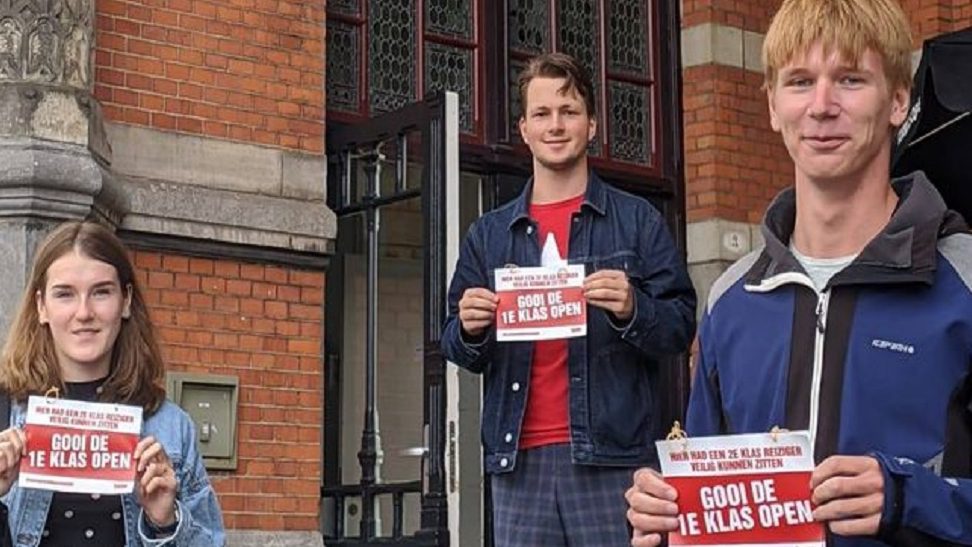 Dutch socialist youth demand abolition of first class in railways to prevent overcrowding