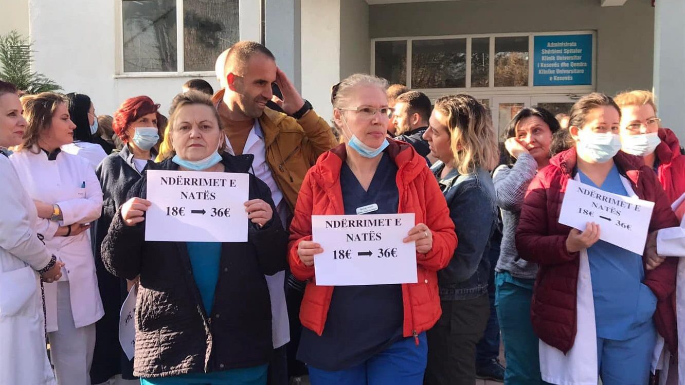 Health workers in Kosovo demand investment in health system for the benefit of all