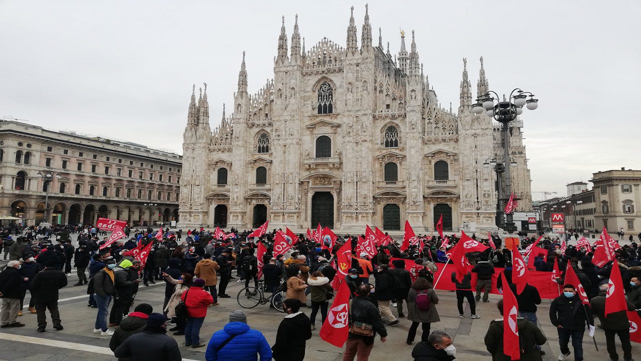 Italian workers and students stage countrywide protests