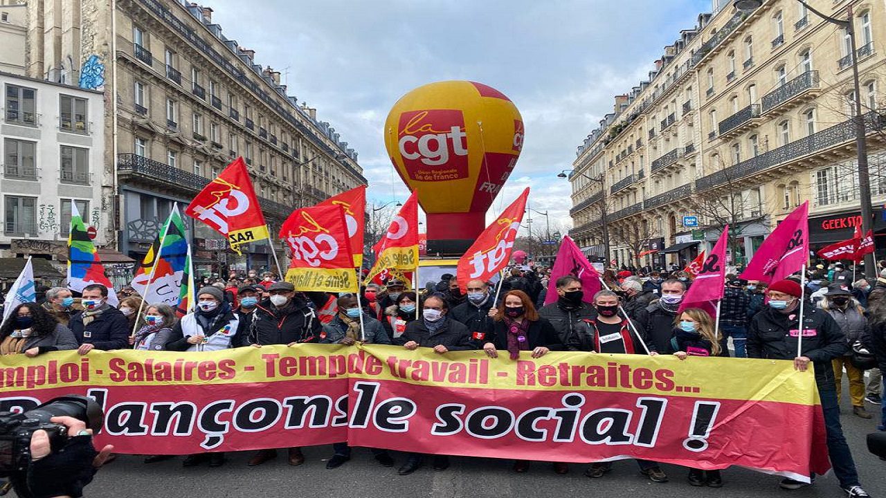 French trade unions hit the streets against government’s insensitivity