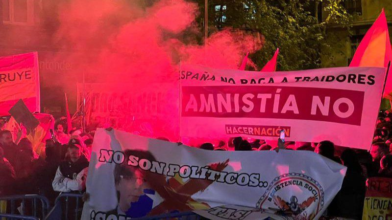 Progressive forces condemn right-wing attack on PSOE headquarters in Madrid