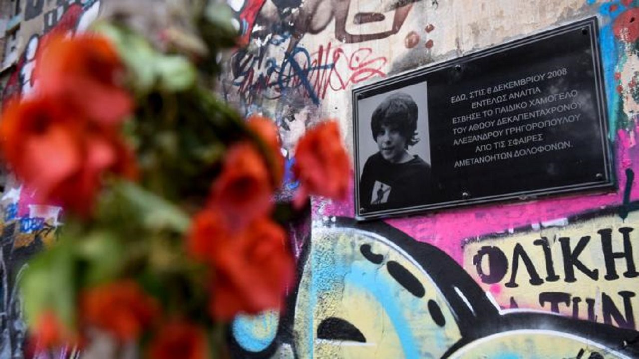 Braving police restrictions, Greeks honor Alexandros Grigoropoulos