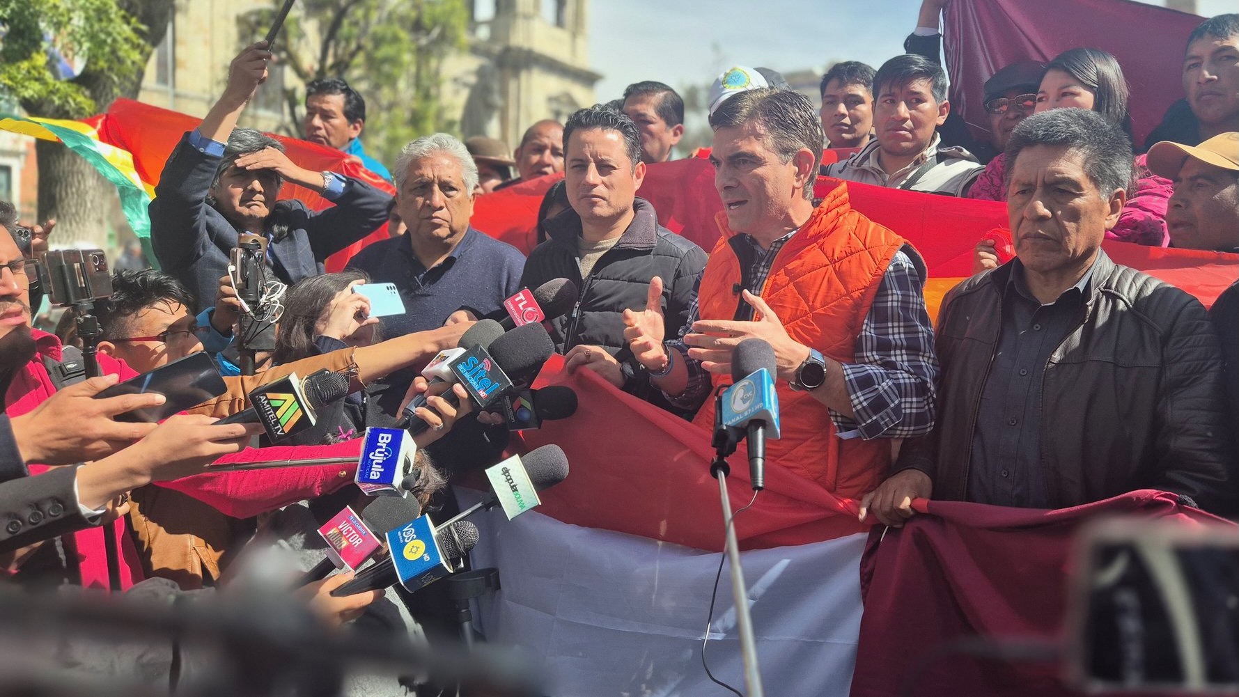 Bolivia turns to the right- Paz and Quiroga will contest the presidency