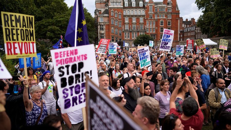 ‘Stop the Coup’: Major backlash as Queen suspends British Parliament under Johnson’s advice