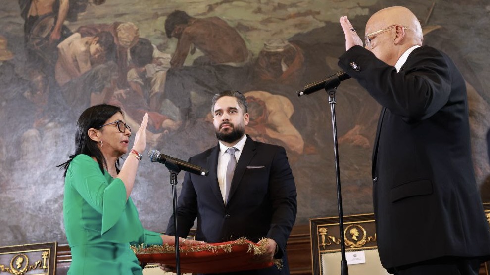 Swearing in Delcy Rodríguez