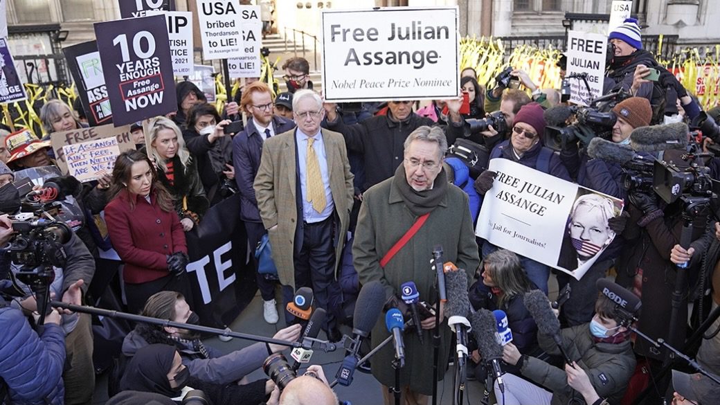 Julian Assange case: 4 things that the media doesn’t tell you