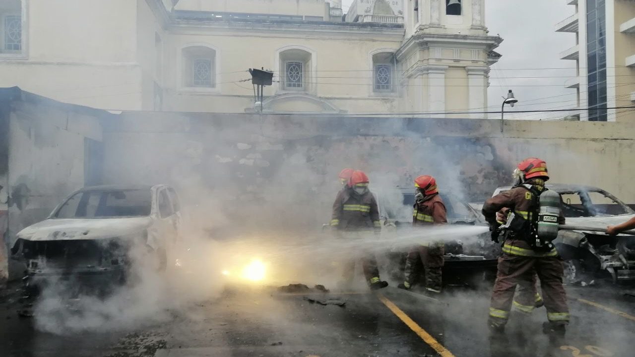 Retired military officers storm Guatemalan Congress, set fire to vehicles