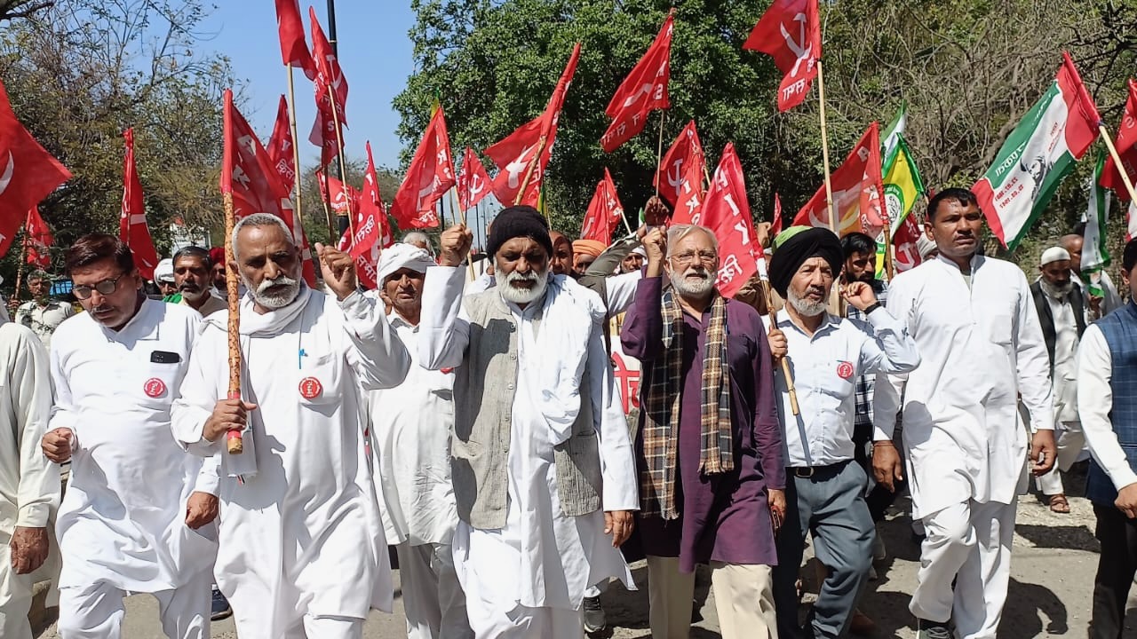 Farmers in India stand against state crackdown on their right to protest