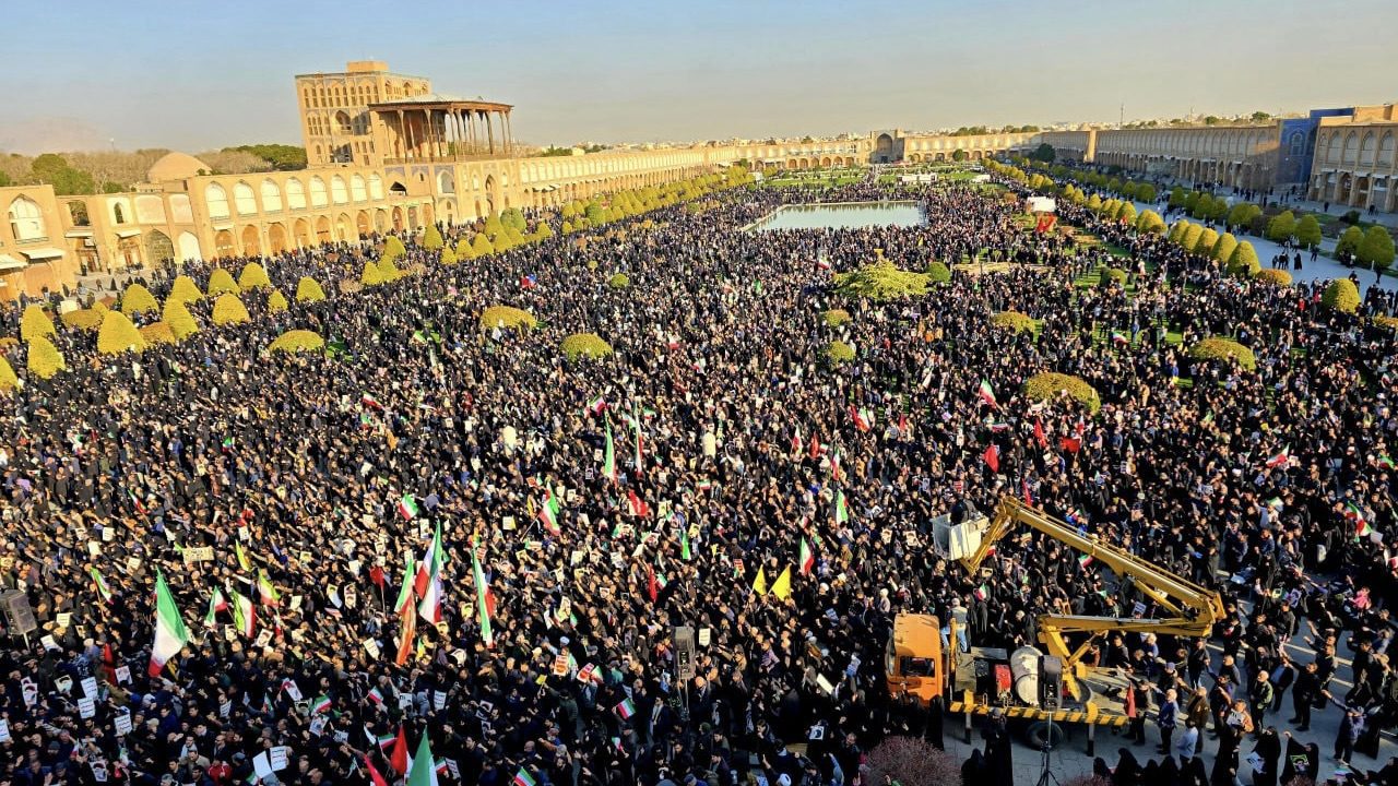 Crowds of mourners in Isfahan, Iran