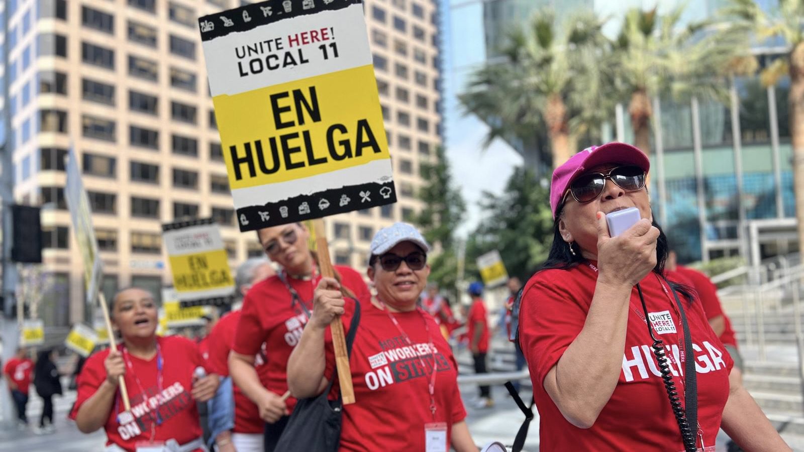 Thousands of hotel workers strike in Los Angeles
