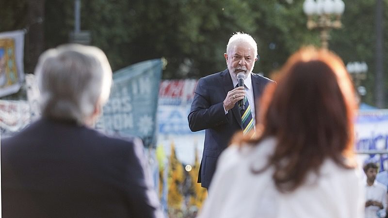 “You can feel it, Lula president”: crowd welcomes former president in Buenos Aires