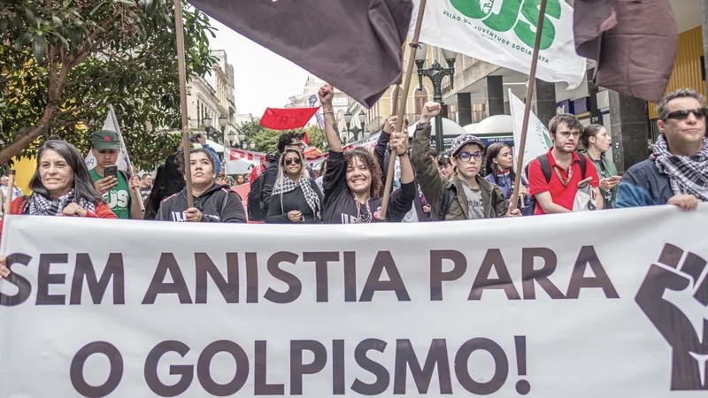 63% of Brazilians are against amnesty for January 8th coup plotters