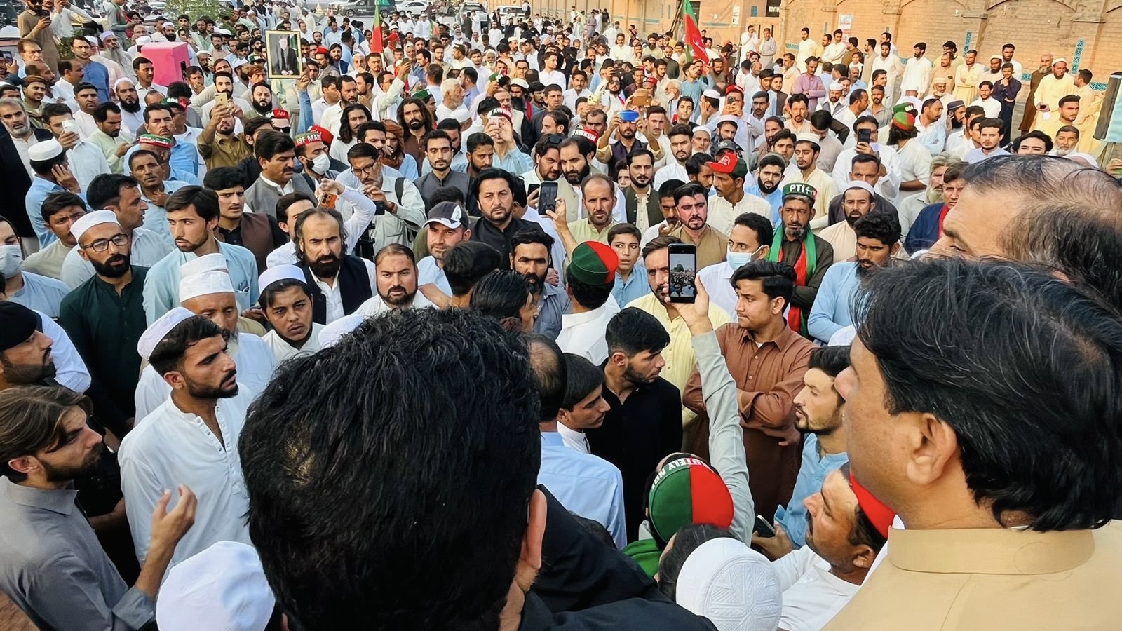 Crackdown on protests over controversial constitutional amendments in Pakistan
