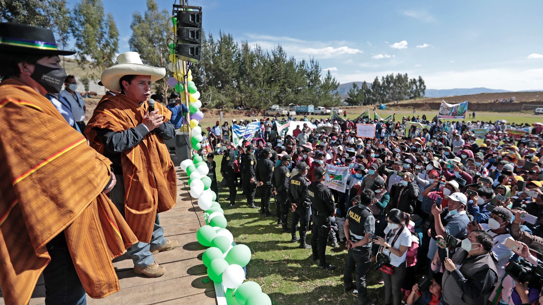 Thousands march against right-wing maneuver to impeach President Pedro Castillo
