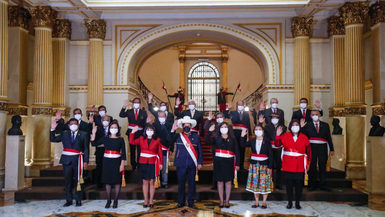 Peruvian president reshuffles cabinet, changes seven ministers “in favor of governability”