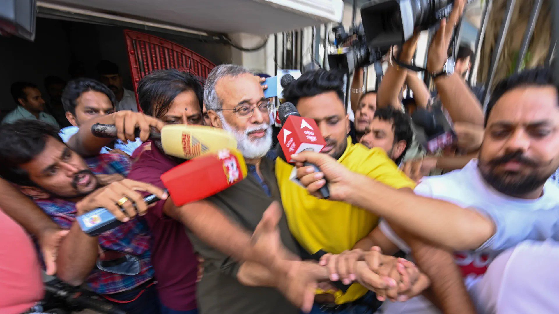 A year after the attack on NewsClick, journalists in India call for a united fight against assaults on independent media