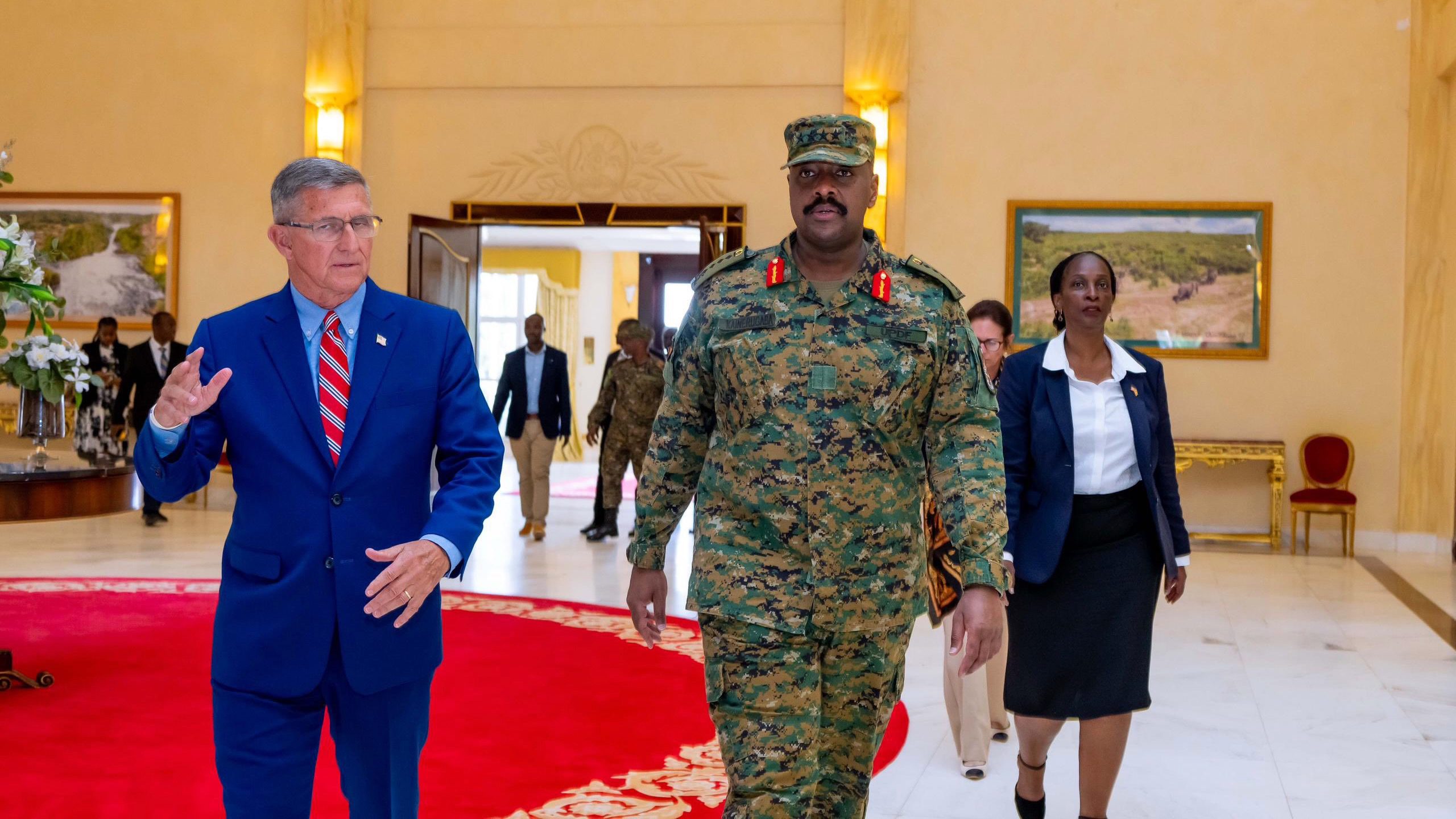 Retired US Army General Michael Flynn and Ugandan General Muhoozi Kainerugaba (1)