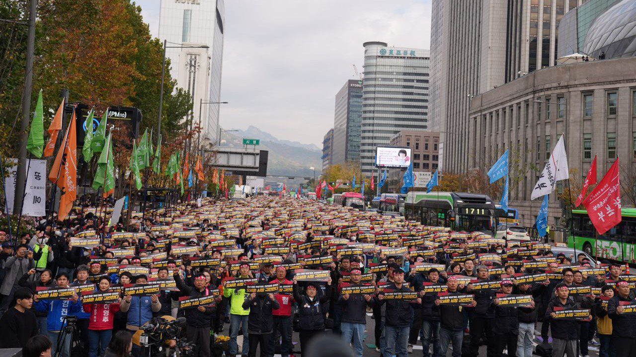 Seoul Metro workers stage “warning strike” over planned layoffs
