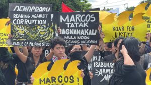 Sept. 21 Mendiola protests - BT News Youth protestors in Philippines raise signs against corruption