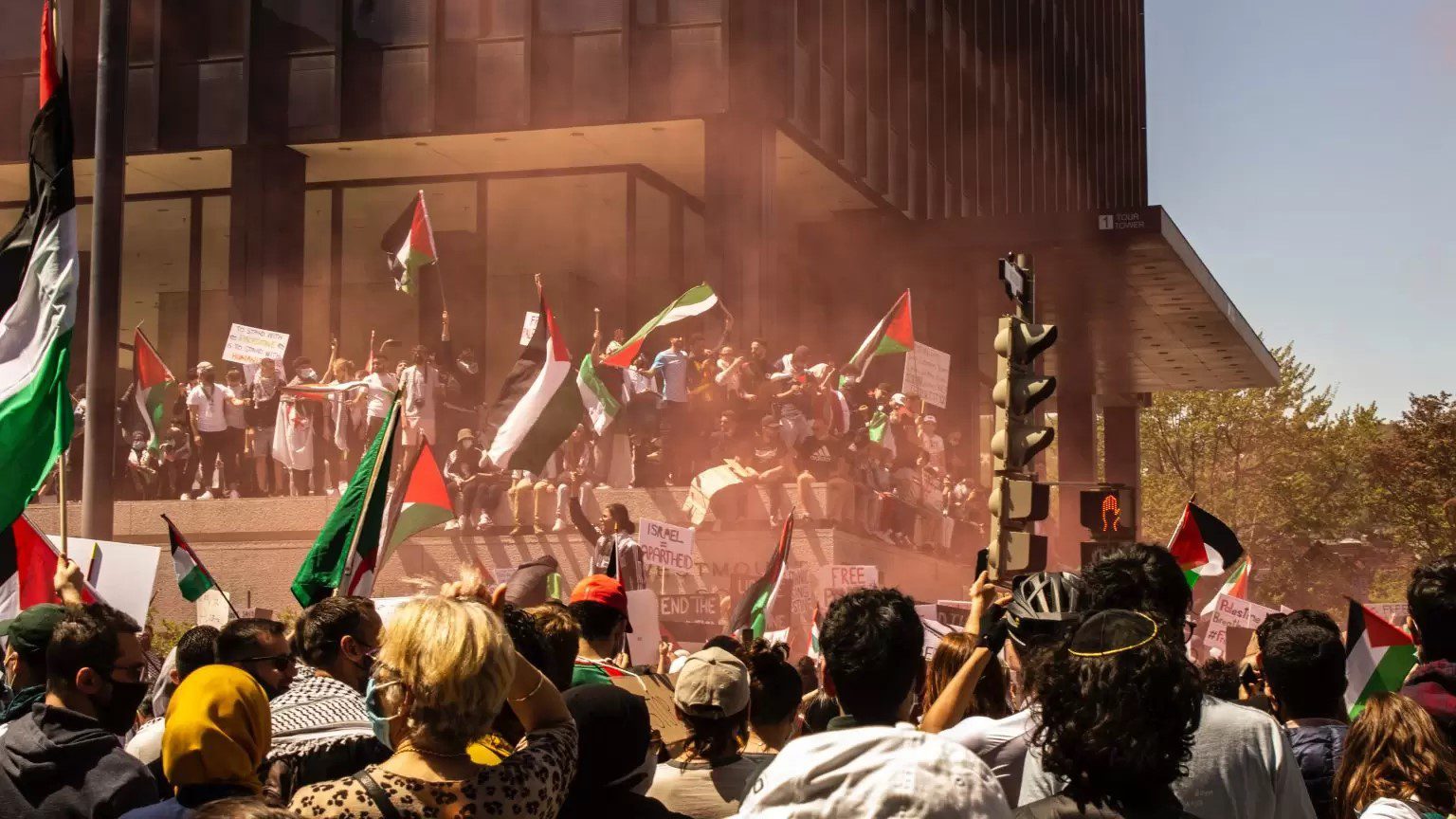 Los sudafricanos aumentan la presión sobre el gobierno para que rompa sus lazos con el “apartheid israelí”