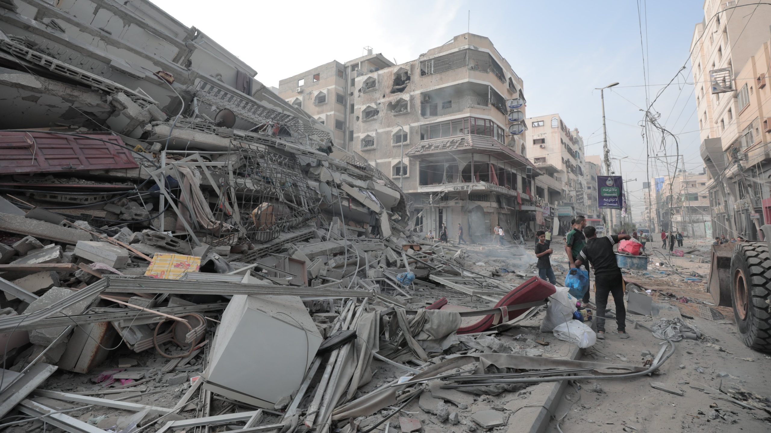 In one morning, 250 killed in Gaza by Israeli bombs