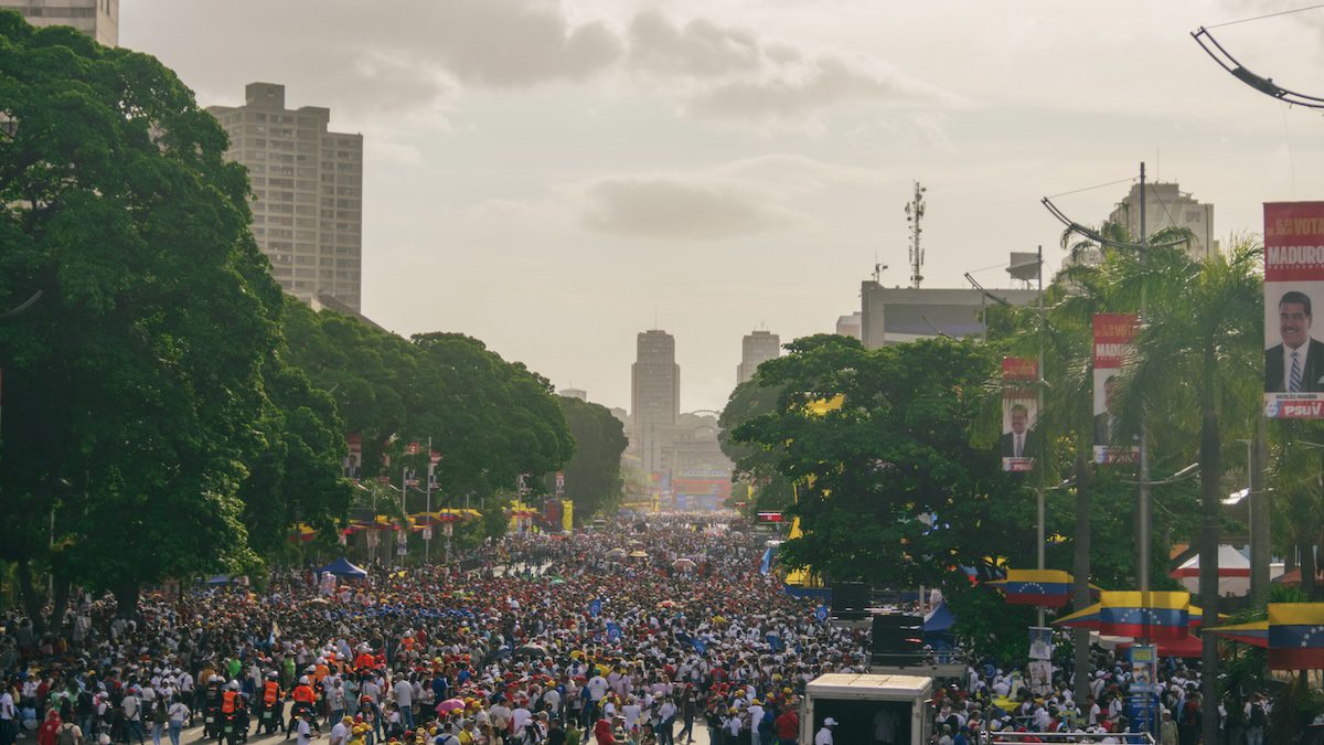 In his final campaign speech, Maduro emphasized unity, peace, and economic recovery