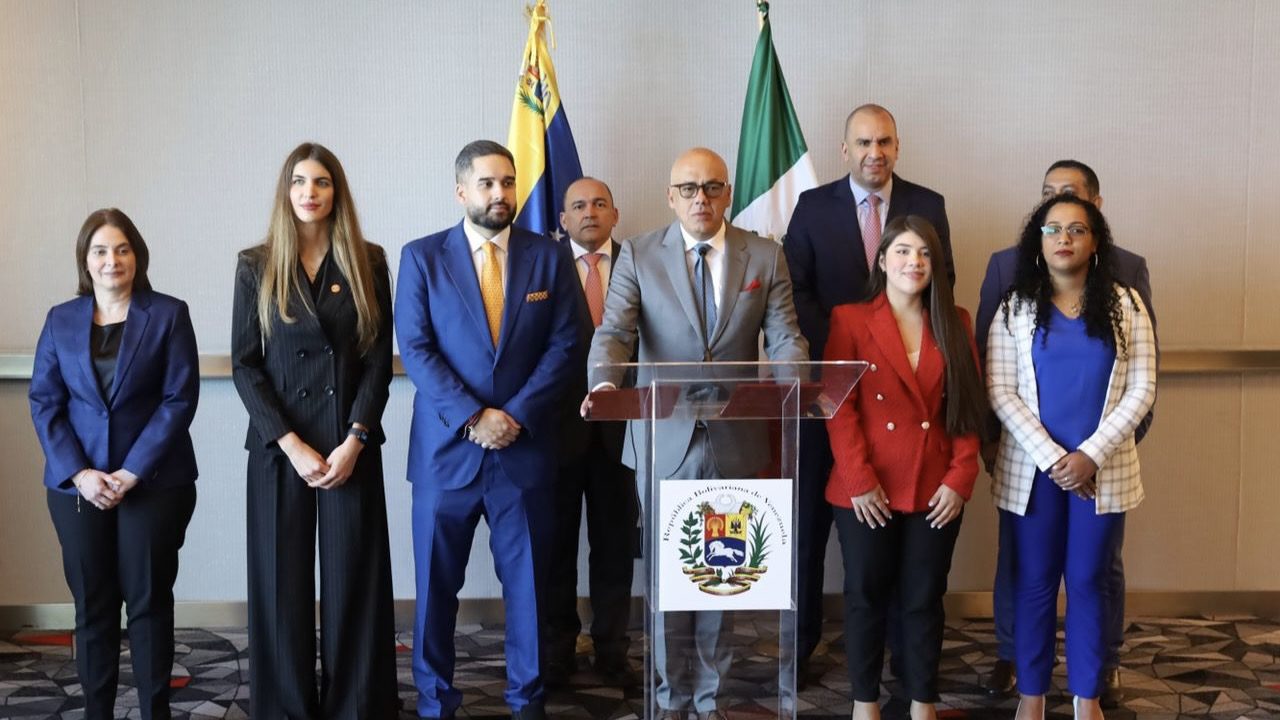 Venezuelan government and opposition sectors sign a new partial agreement
