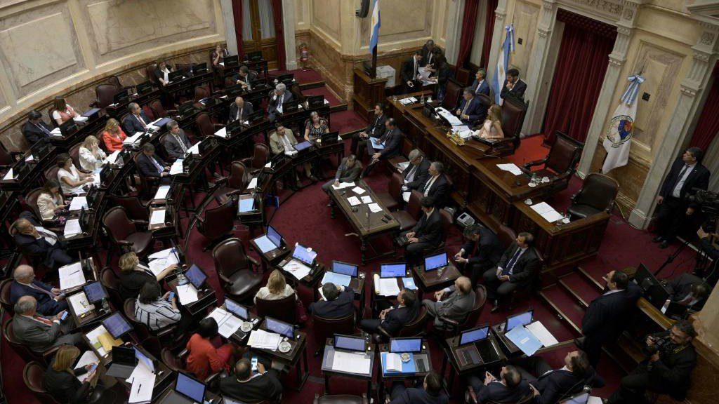 Argentine Senate approves law to renegotiate external debt