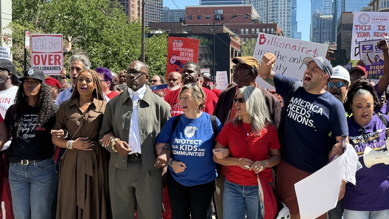 Chicago residents brace for Trump deployment of federal forces