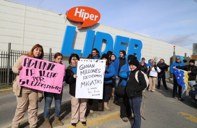 Workers of Walmart Chile reject company’s offer and vote to go on strike