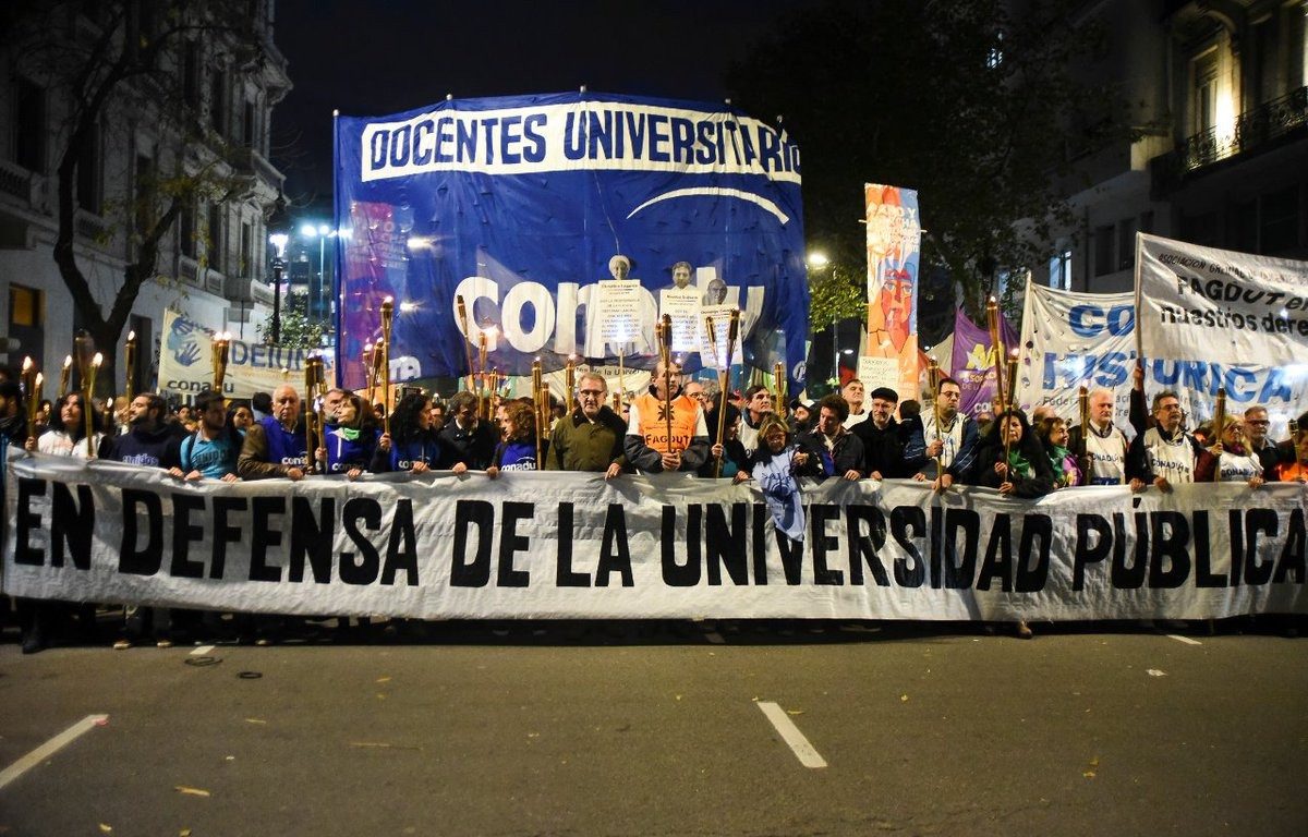 Fresh protests in Argentina against Macri’s economic measures