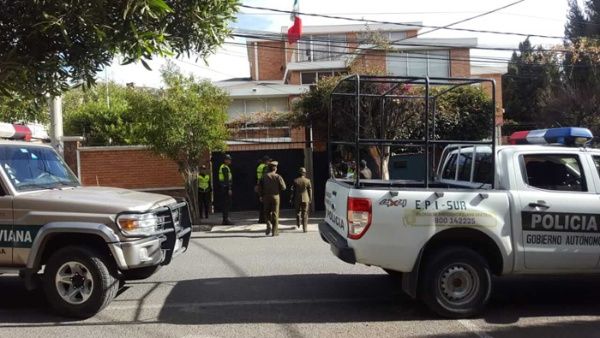 Mexico denounces excessive security presence at embassy in Bolivia