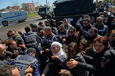 Kurdish hunger striker Zülküf Gezen takes his life, police attack funeral
