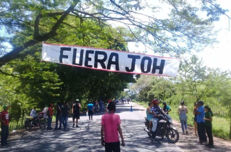 Mobilizations continue in Honduras while government dithers