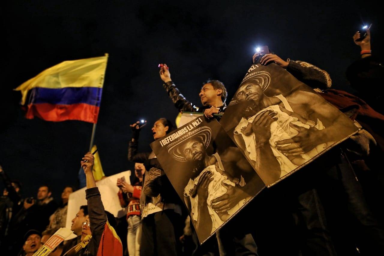 Colombians flood the streets in support of the JEP and peace