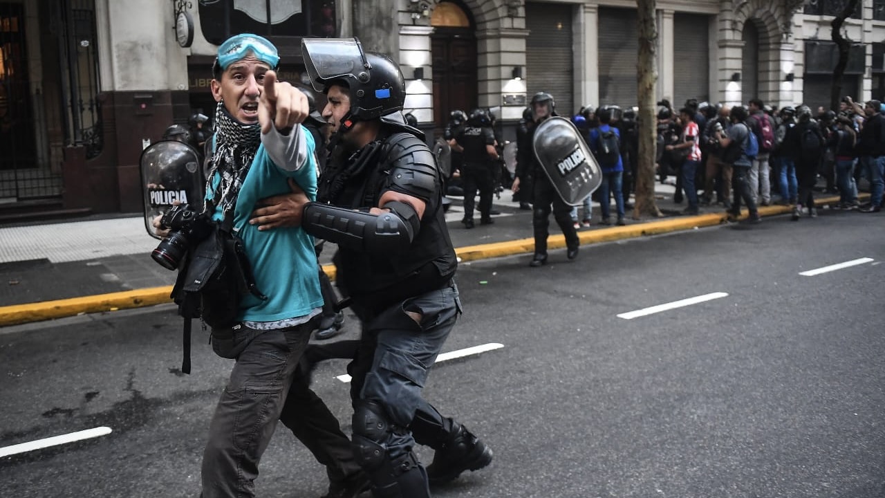 Argentina responds to the brutal repression of retirees’ march