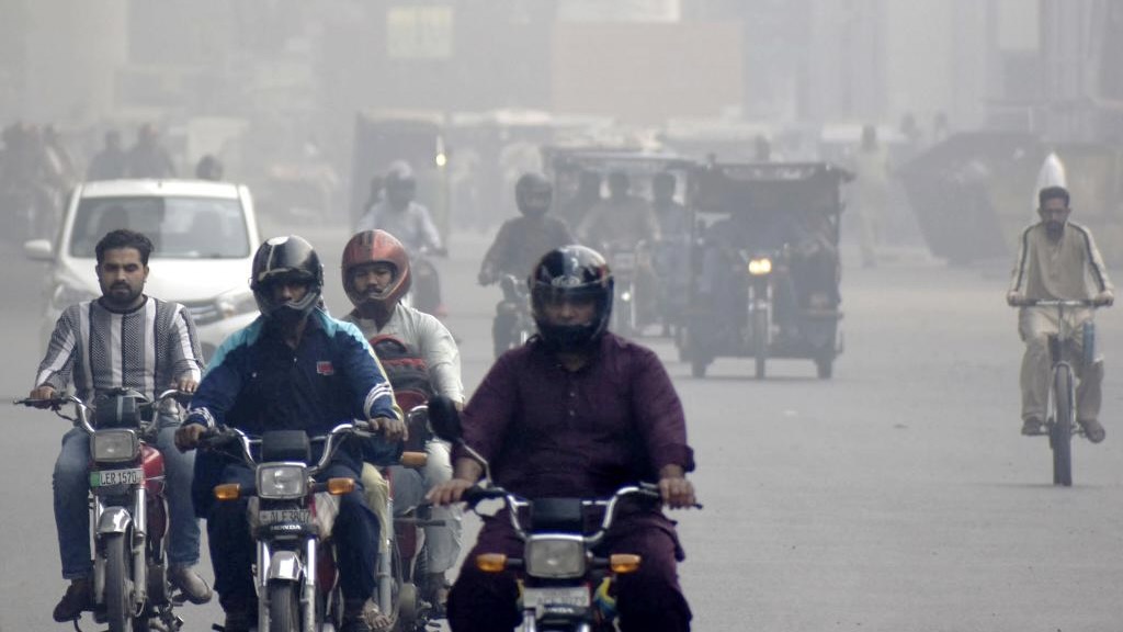 Record levels of pollution endanger millions of lives in Pakistan