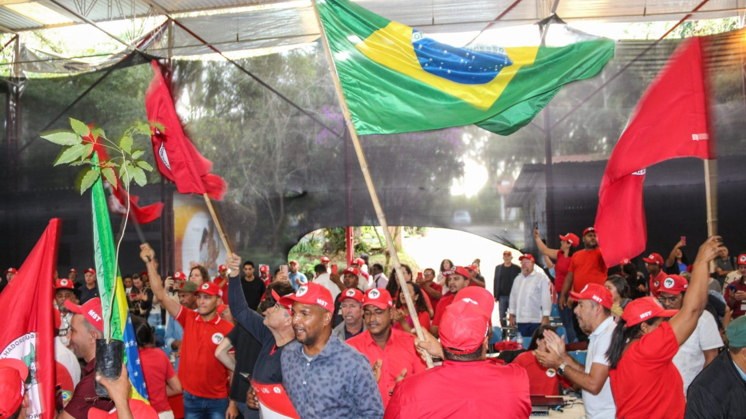 Landless Rural Workers’ Movement candidates defend policies against hunger