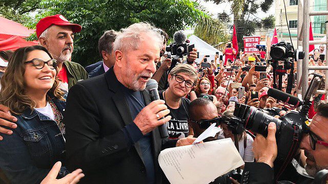 Lula’s first speech after release: gratitude to supporters and plans to tour Brazil