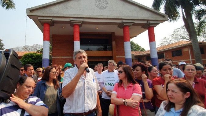Paraguayan professors demand just salaries