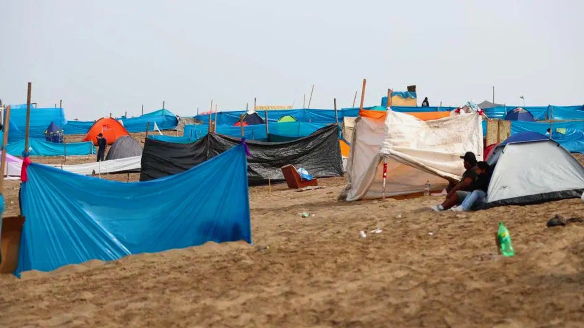 Thousands of houseless Peruvians forced to live in temporary camps