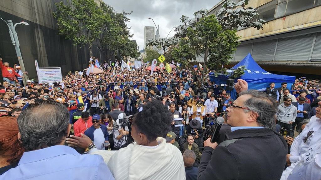“We will not give in to blackmail”: Colombians defend government and progressive reforms