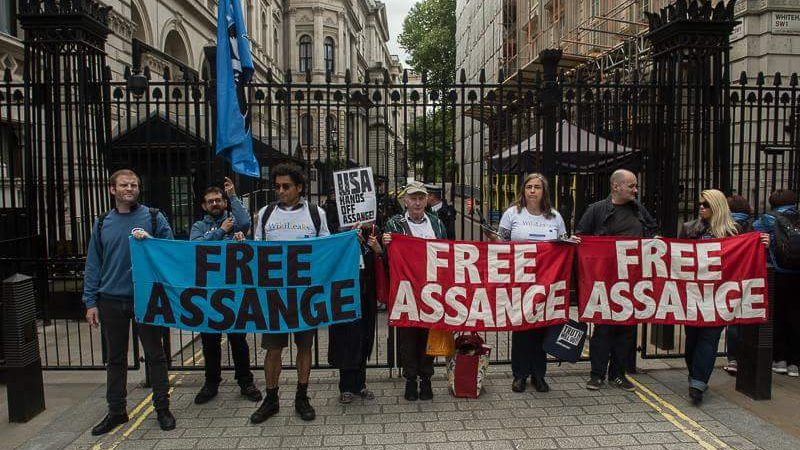 Major COVID-19 outbreak in Belmarsh prison, Assange’s family raise alarm