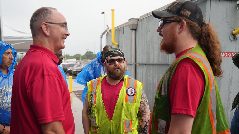 The largest industrial union in the US enters auto industry negotiations with a pledge to take on CEOs