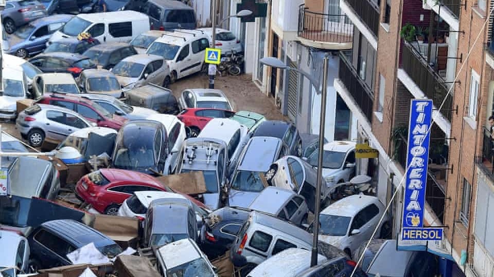 Widespread anger in Valencia as survivors of floods grapple with delayed emergency response