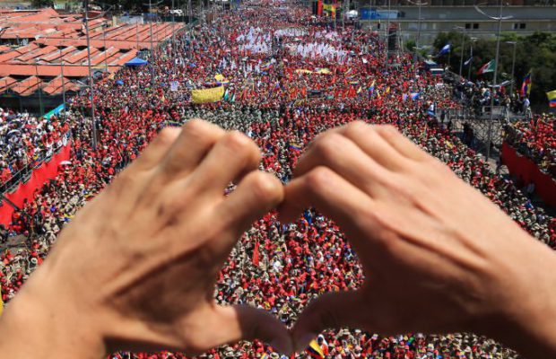 Thousands march in Caracas in support of Bolivarian Revolution, Maduro
