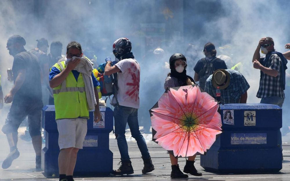 30 weeks of Yellow Vests: a movement at a threshold