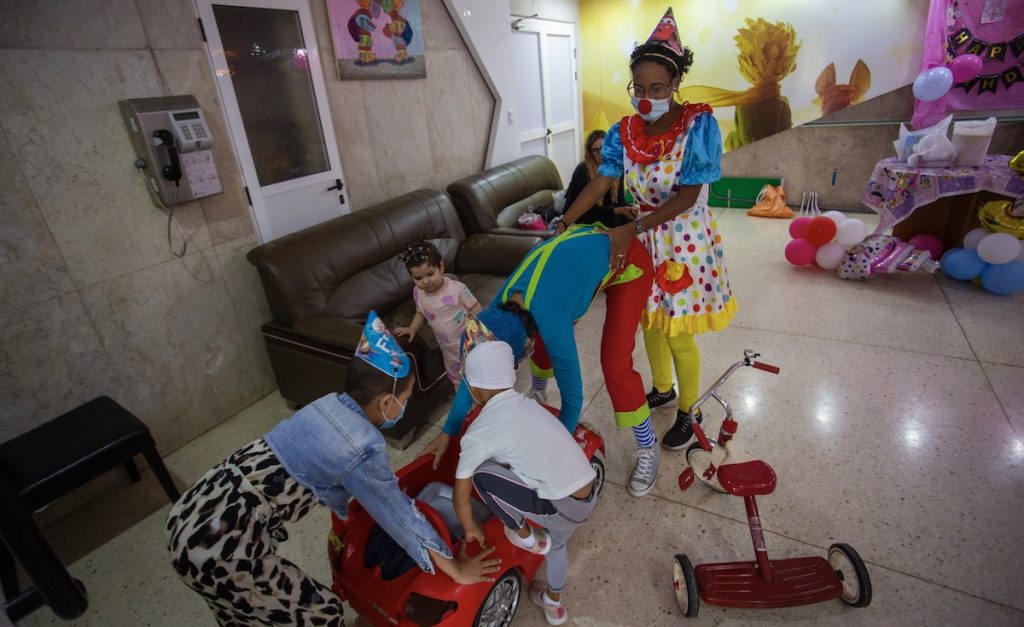greece-enormous-demonstrations-i-1024x576 - BT News Clowns in hospital in Cuba