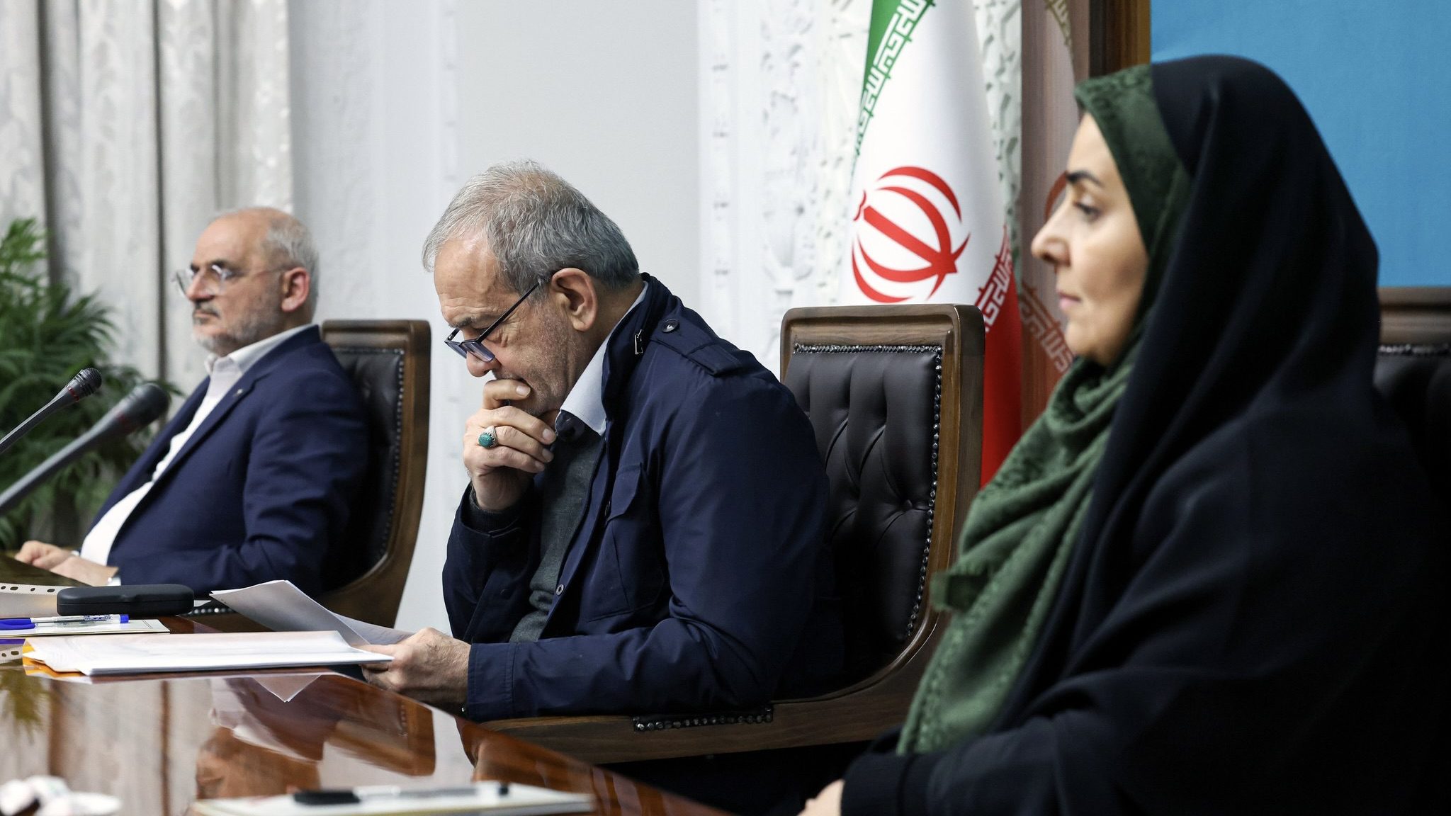 Masoud Pezeshkian in a meeting
